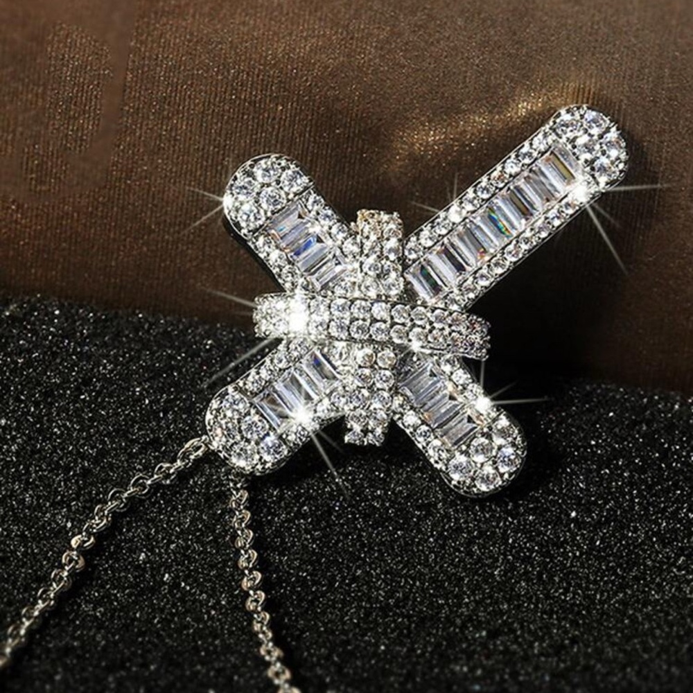 SILLVER STATEMENT NECKLACE